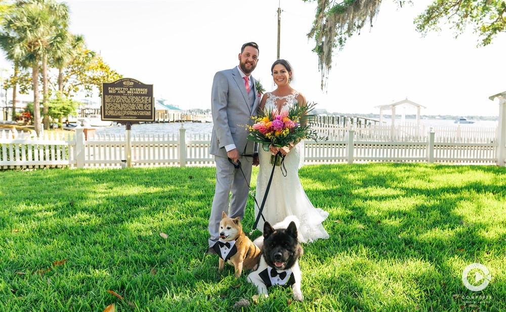 Bride and groom on the outside lawn in Palmetto, Florida.